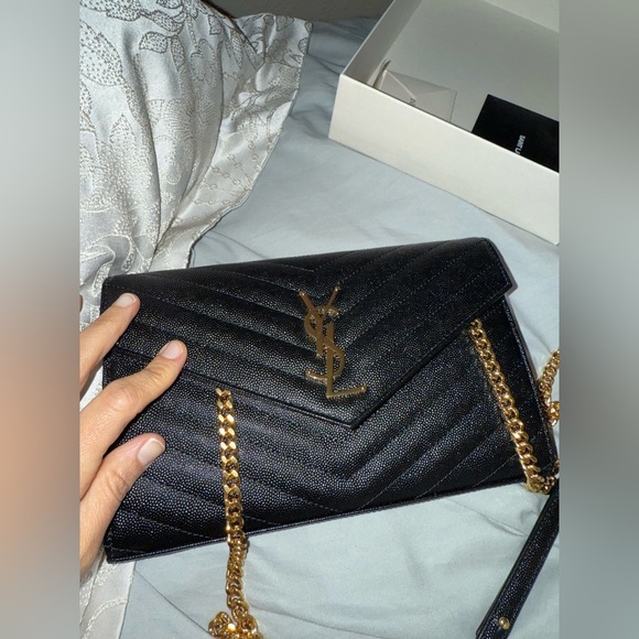 YSL CLASSIC CASSANDRE CHAIN WALLET IN GRAIN DE POUDRE LEATHER - Picture 5 of 11